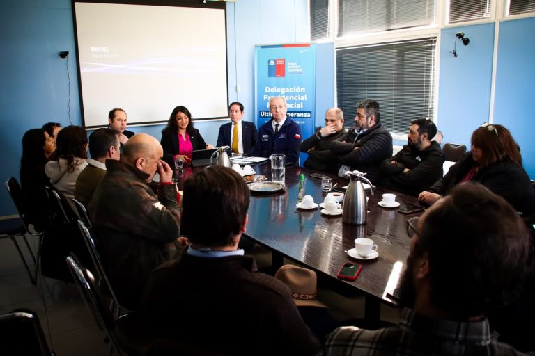 Gobierno y Gremios de Última Esperanza avanzan en acuerdo para reevaluar calendario de obras en pista de Puerto Natales.